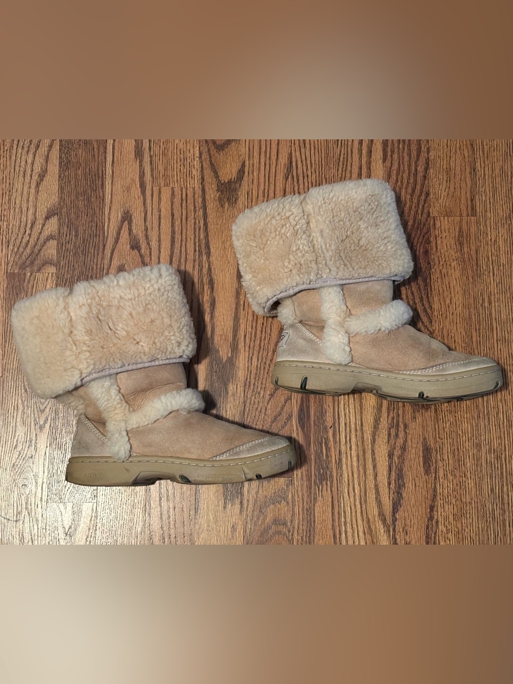 ✨ RARE Sand Color way Ugg Sunburst Tall, sand size 6